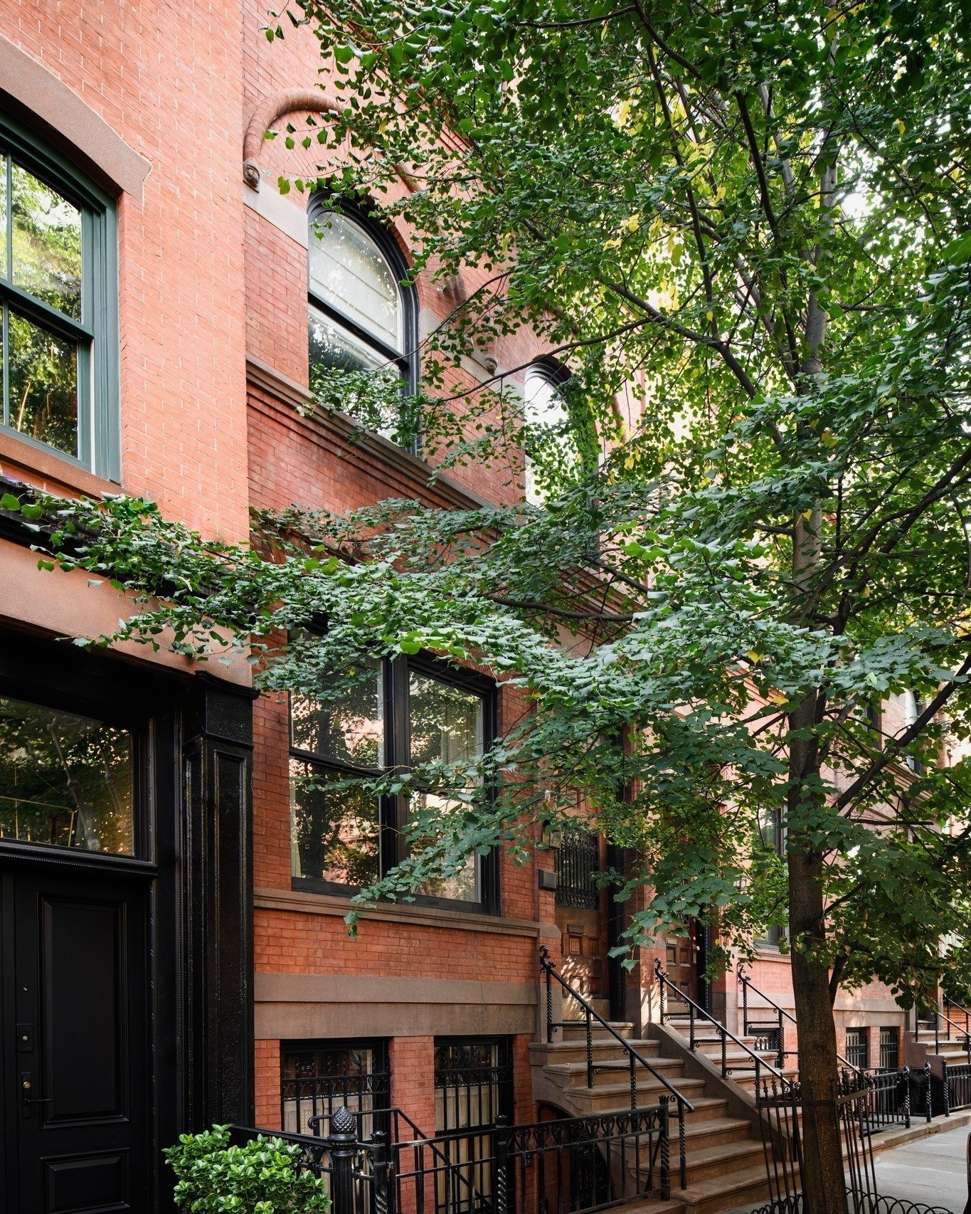 Front and rear facade of the William Tuthill townhouse renovation by @shadow.architect in collaboration with @wardandgray. The townhouse was designed in the 1860&rsquo;s by William Tuthill who was the also the architect of NYC&rsquo;s Carnegie Hall. 