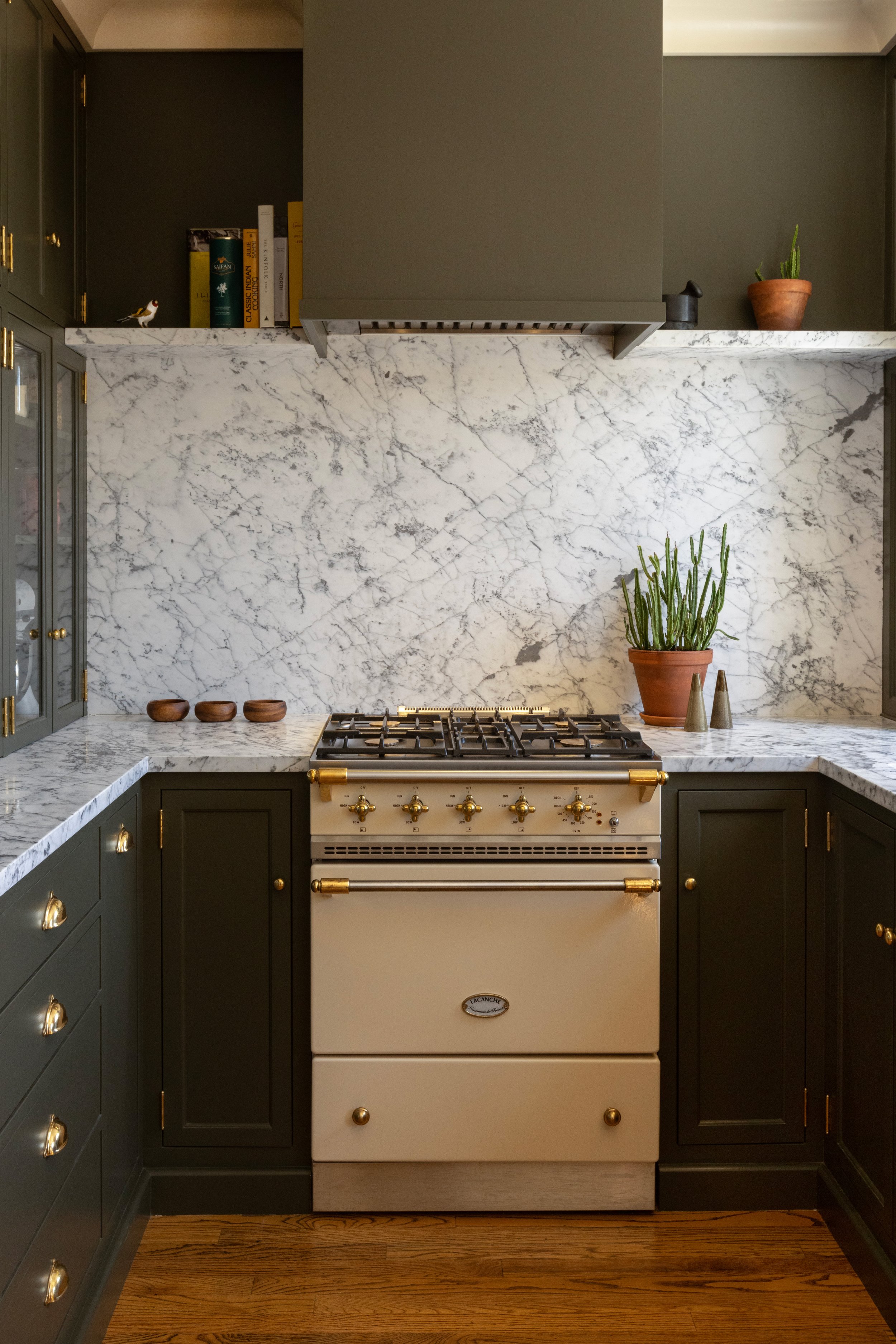 Shadow_Arch Clinton Hill Kitchen range.jpg