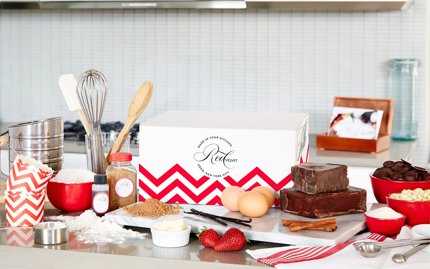 Red_Velvet_BOX_087_Shorter_Spoons_FINAL2_sm.jpg