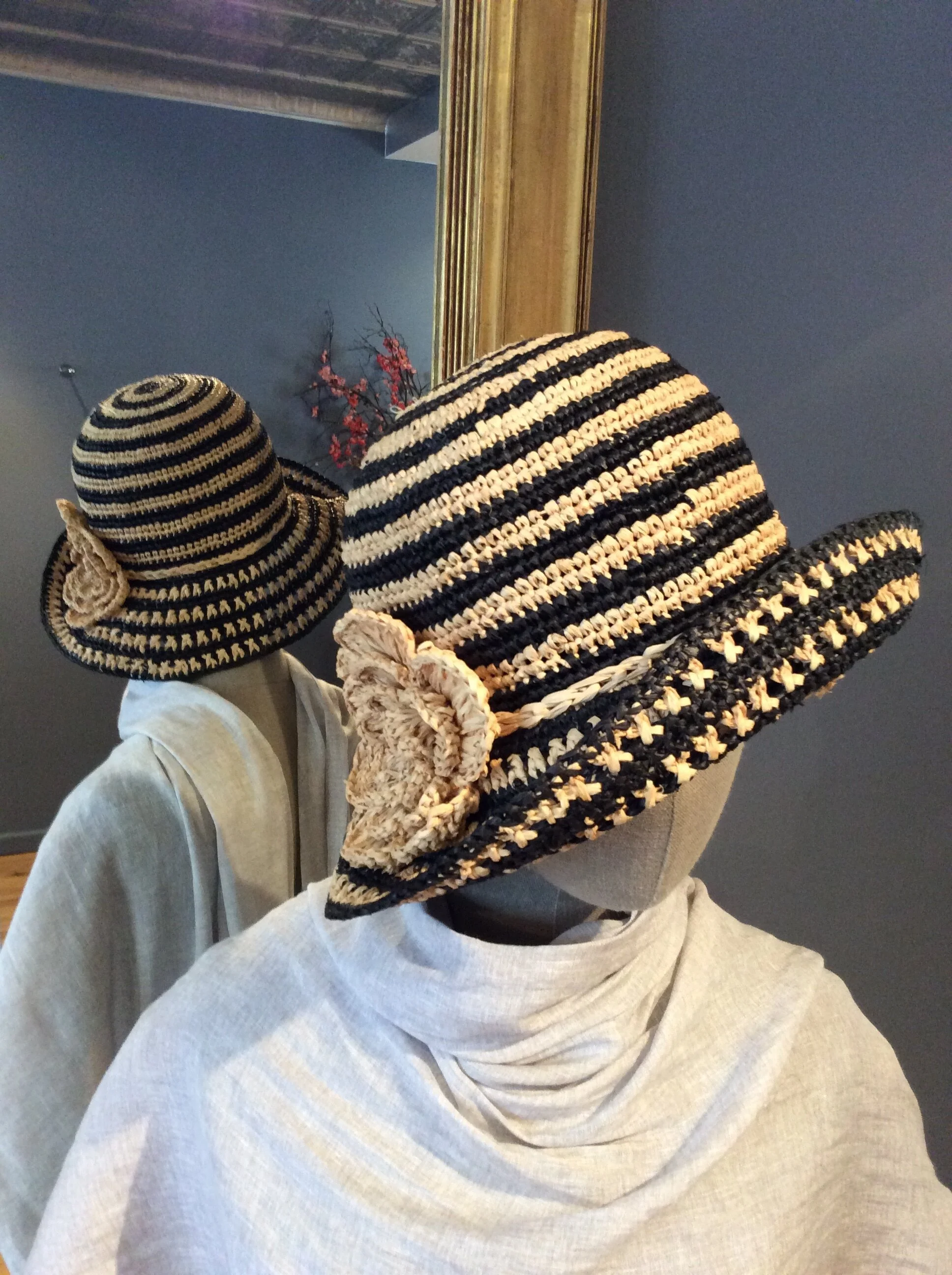 Ladies Black &amp; Natural Woven Beach Hat - Small