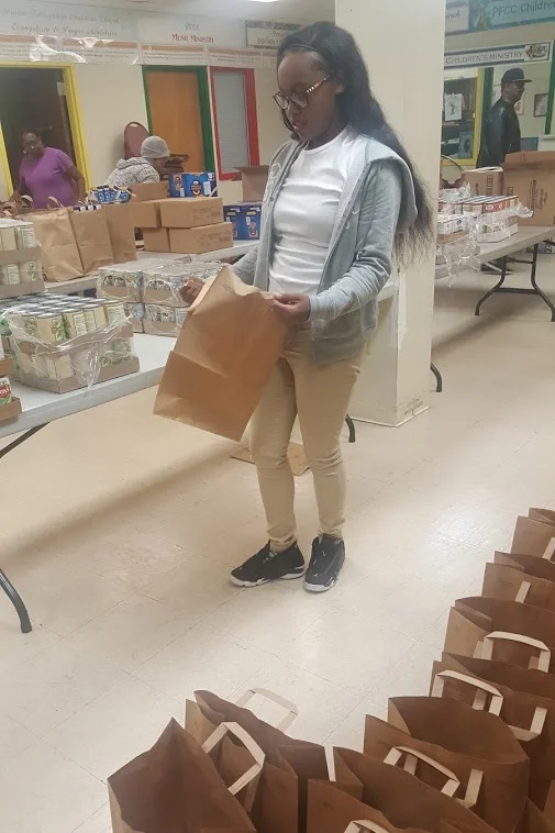Volunteering with Praise Fellowship for Thanksgiving Giveaway November 2016