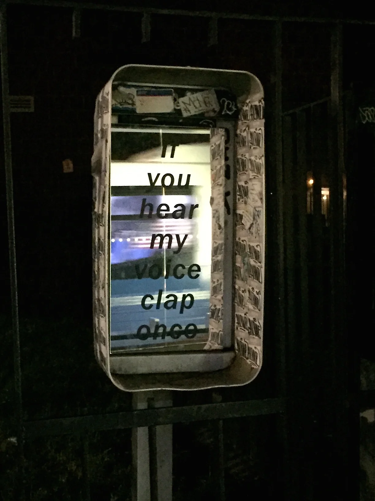 ES_payphone_night.JPG