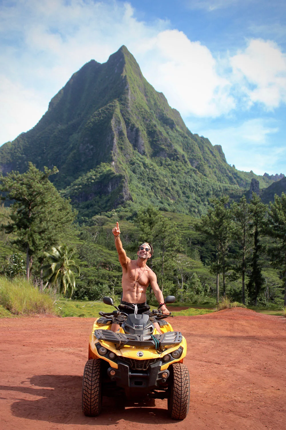 Exploring Moorea on a 4x4.