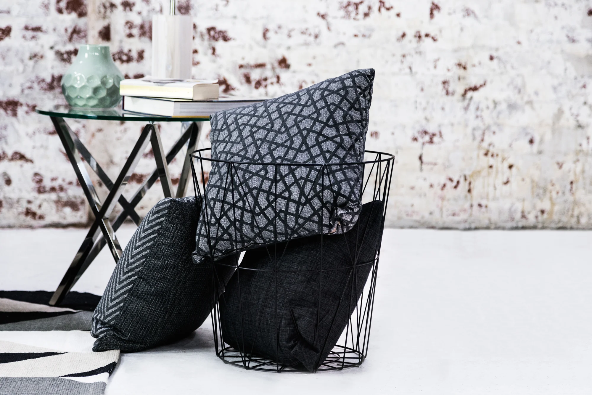 Dazzle Shale Grey with Lunar Graphite scatter