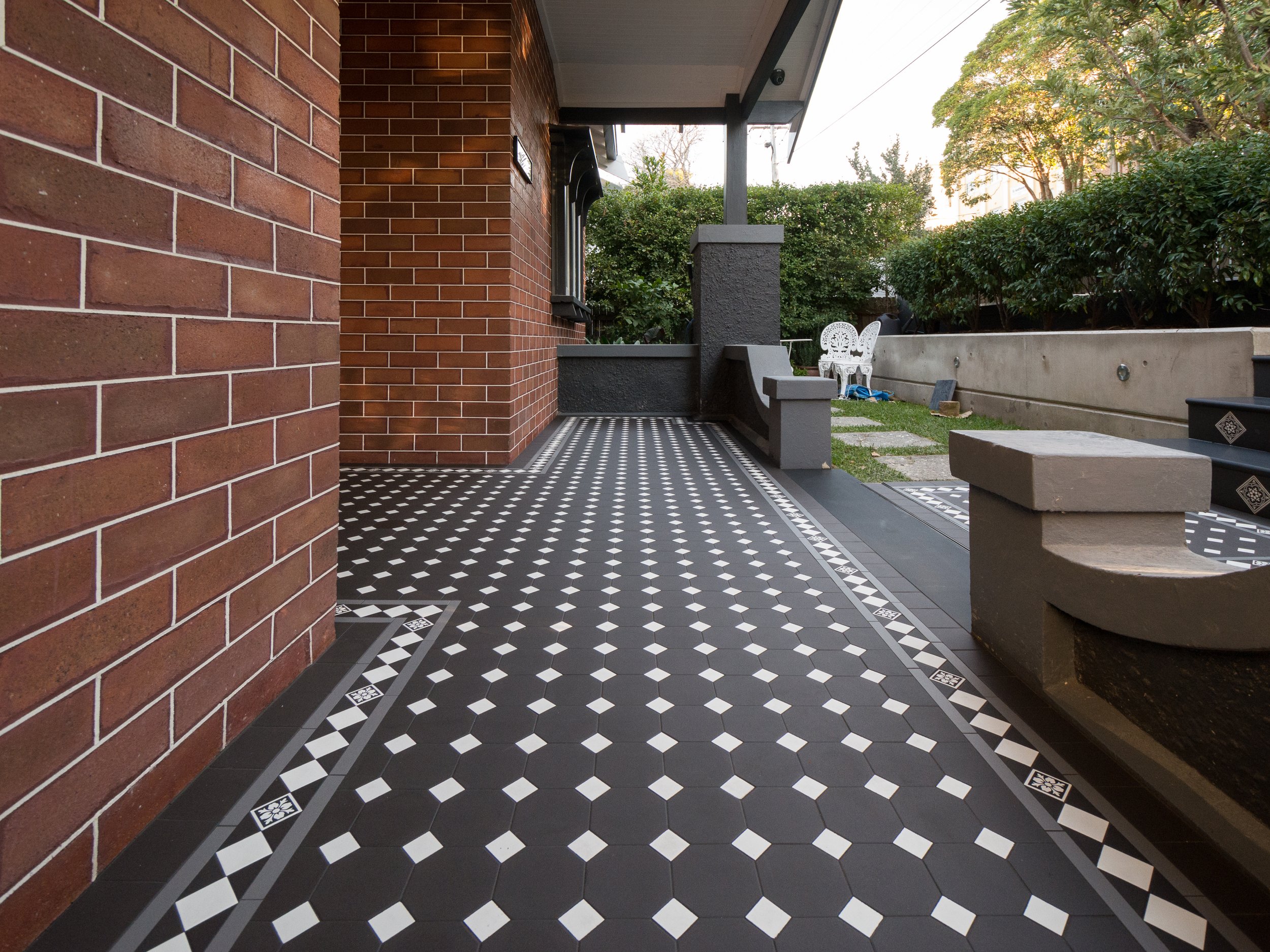 Bm_tiling_clovelly.jpg