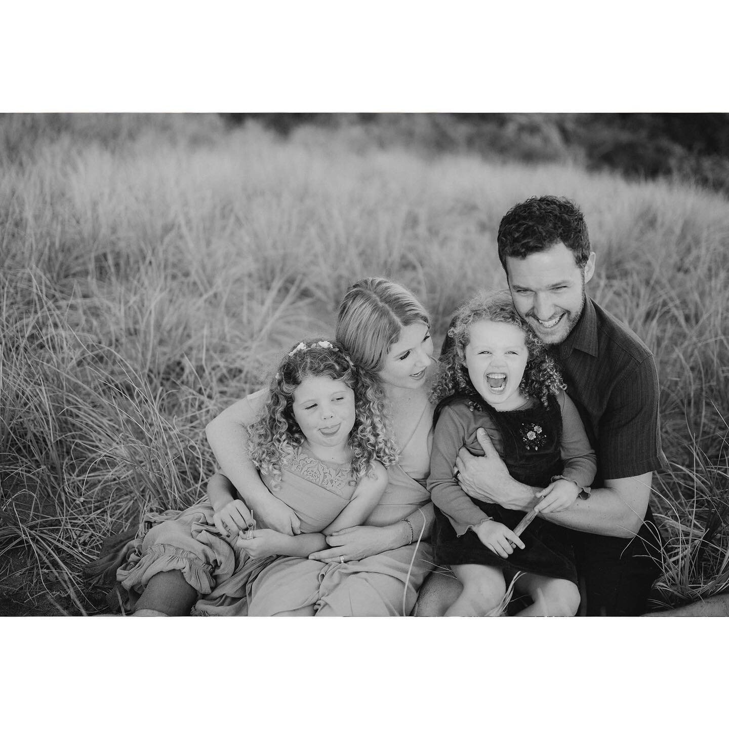 The charismatic Couch family are on the website! Loved this shoot so much. A magical evening of cute chaos at beautiful Princess Bay. So much love in this family and it always gives me a good dose of warm fuzzies! Link in bio. Thanks for another wond