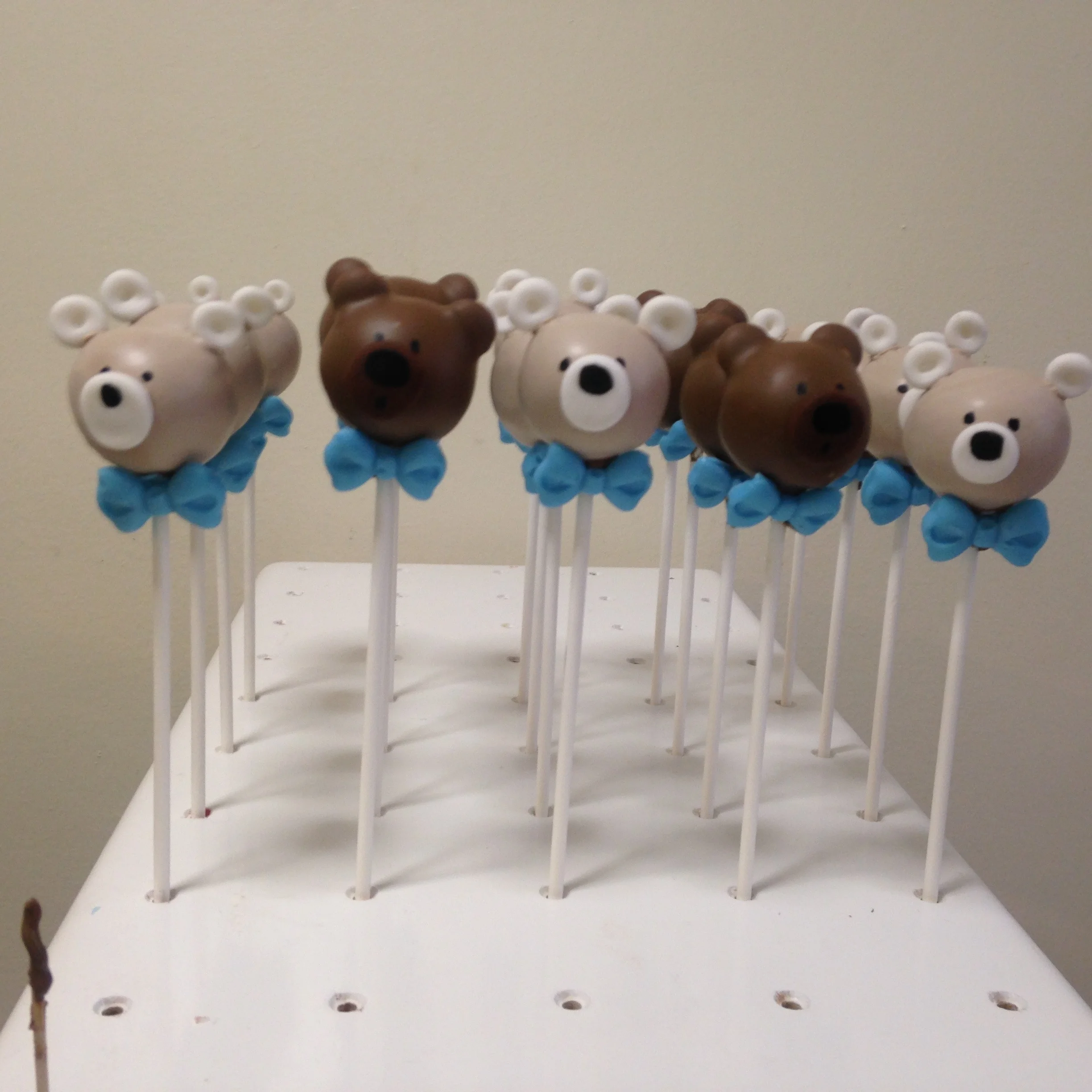 Teddy Bear cake pops