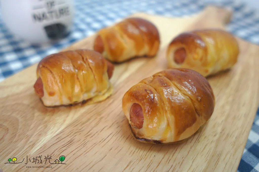 迷你脆腸餐包.jpg