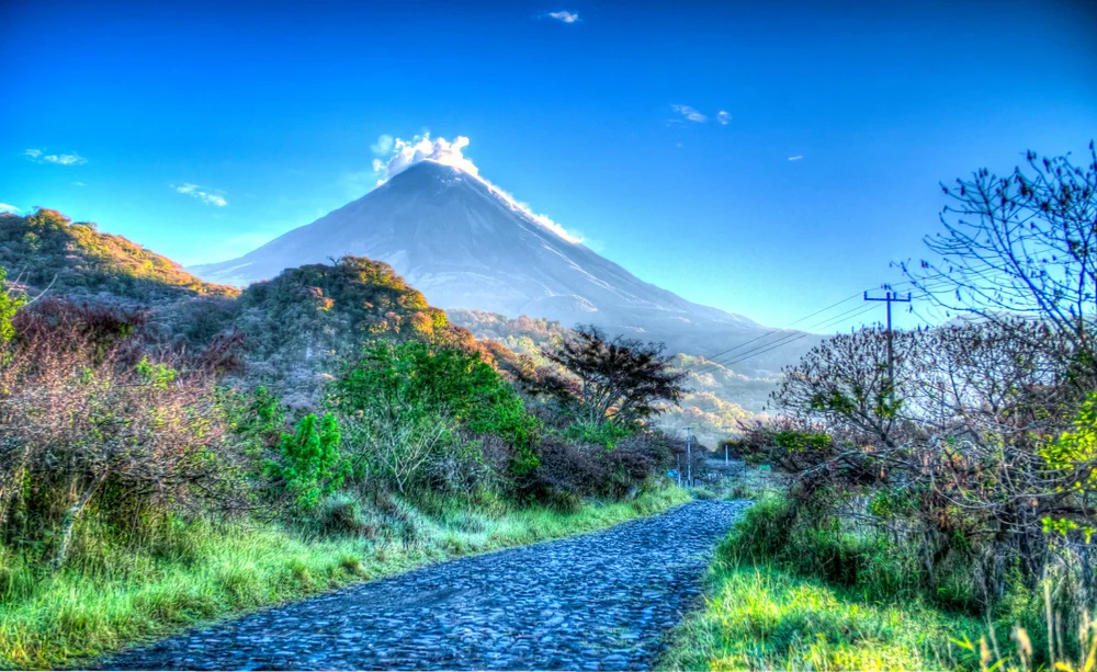 Volcano_of_Colima_La_Yerbabuena.jpg