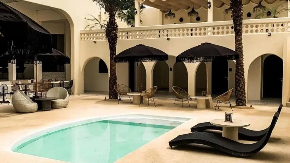 La Breeze Bandung, Beach Club Vibes di Tengah Kota