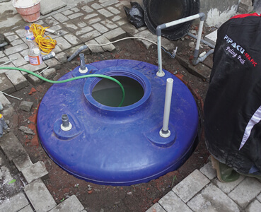 MEMBERI VENTILASI PIPA PADA TANGKI AIR PENDAM
