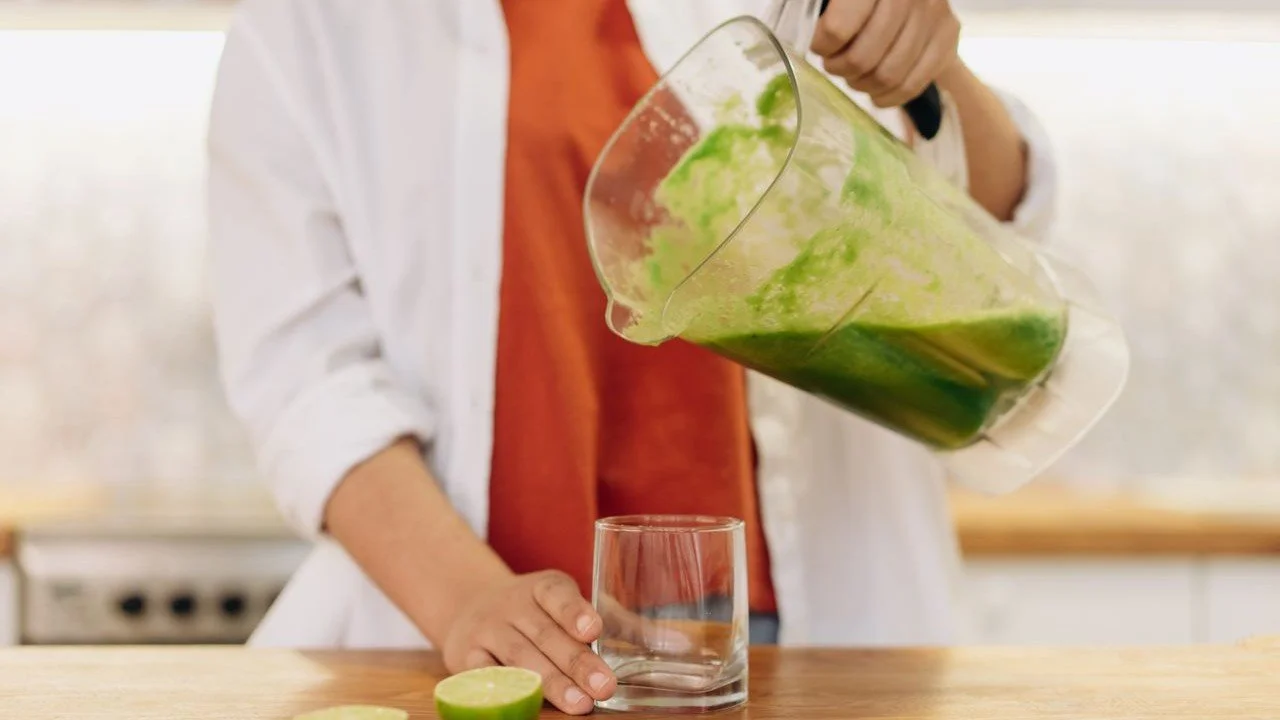Jus Sayuran Hijau untuk Tambahan Nutrisi