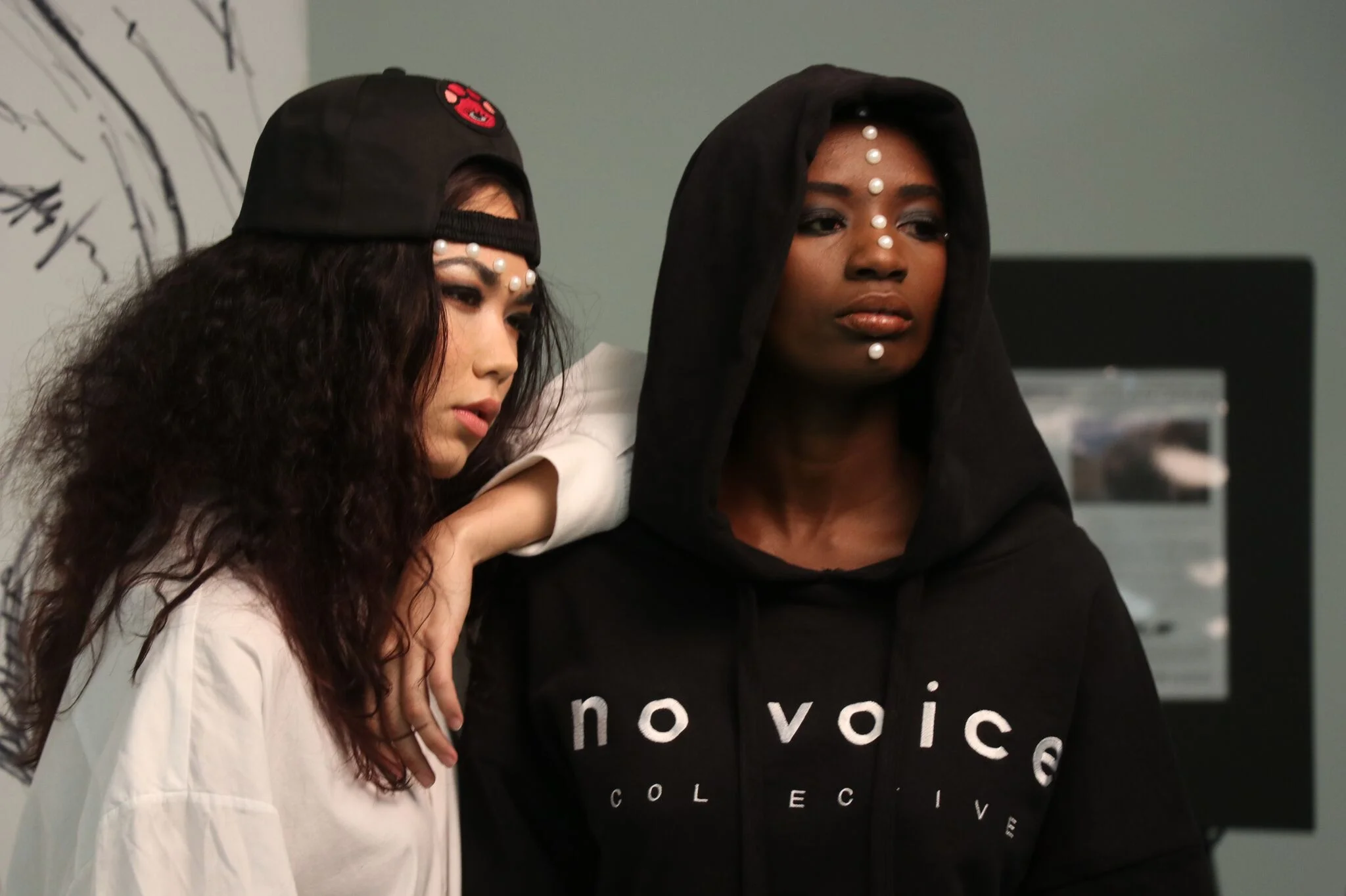 Americas Next Top Model and Elephantasia SS17 cover girl Binta Dibba (right) posing with Amy Gee (left)