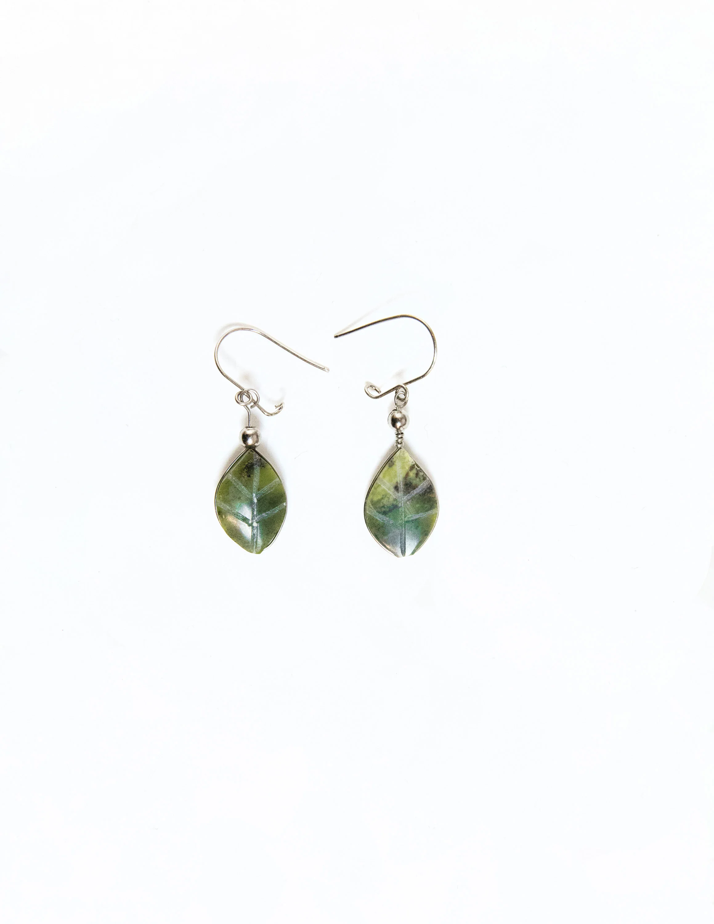 Green-Diamond-Leaf-Earrings_02.jpg