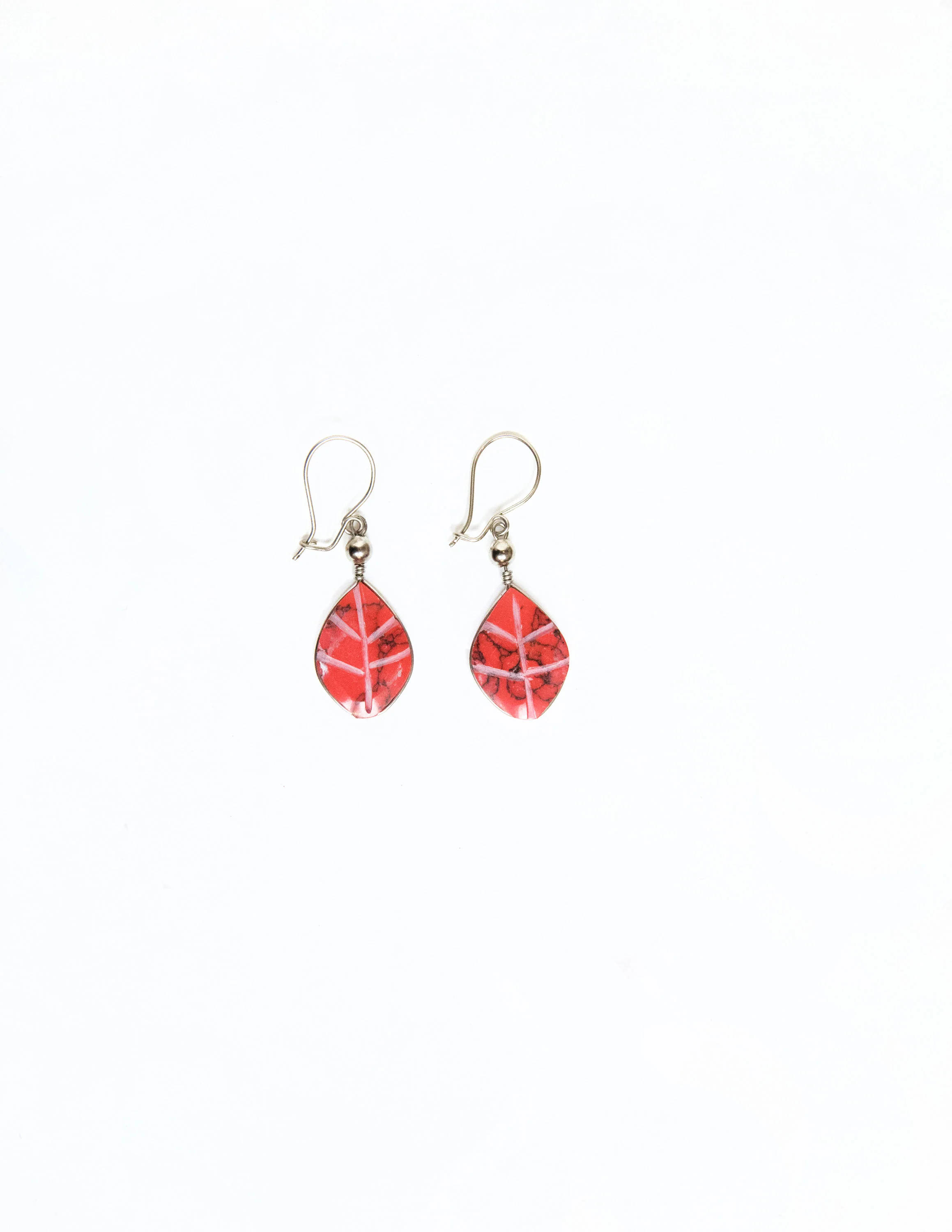 Red-Diamond-Leaf-Earring_02.jpg