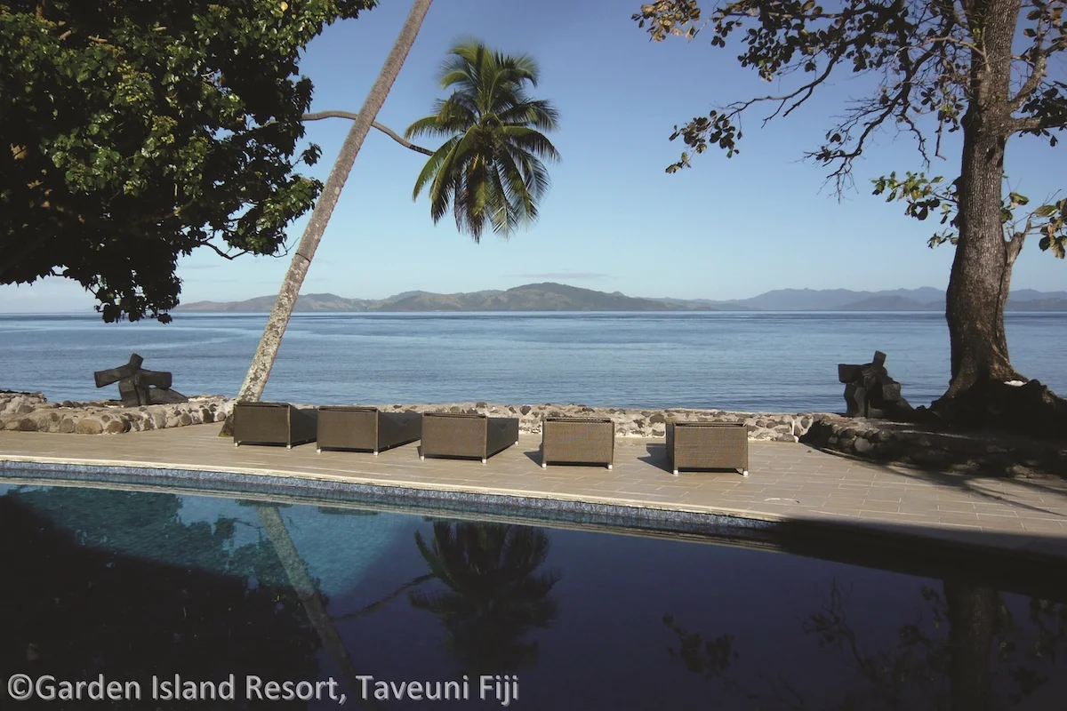 GIR - resort - pool somosomostraits.jpg