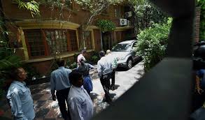 CBI Raid at NDTV promoters' residence (via: Internet)