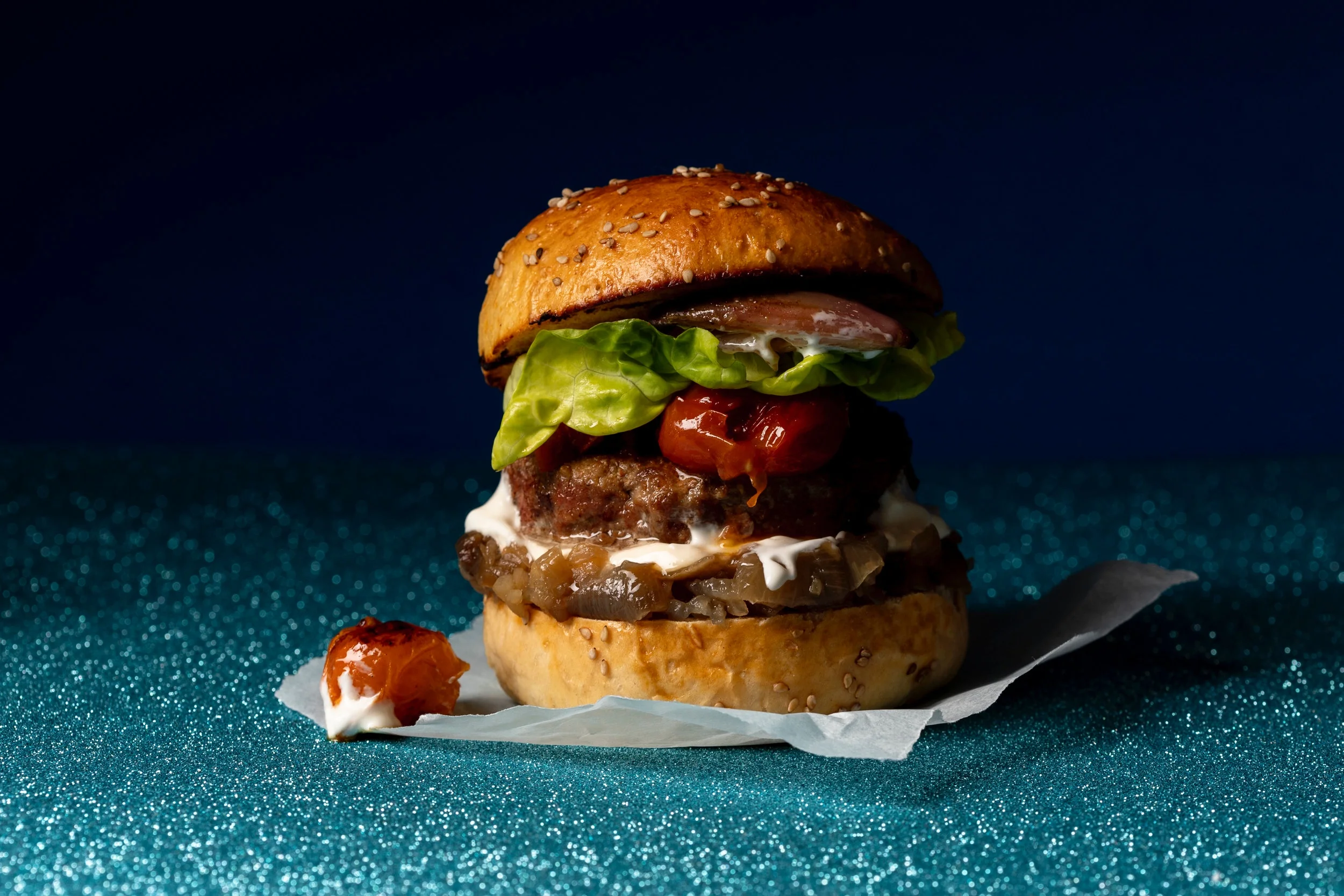 Burger/ Photography: Masterstudents at Seeway Bcn / Styling: Emma Brands