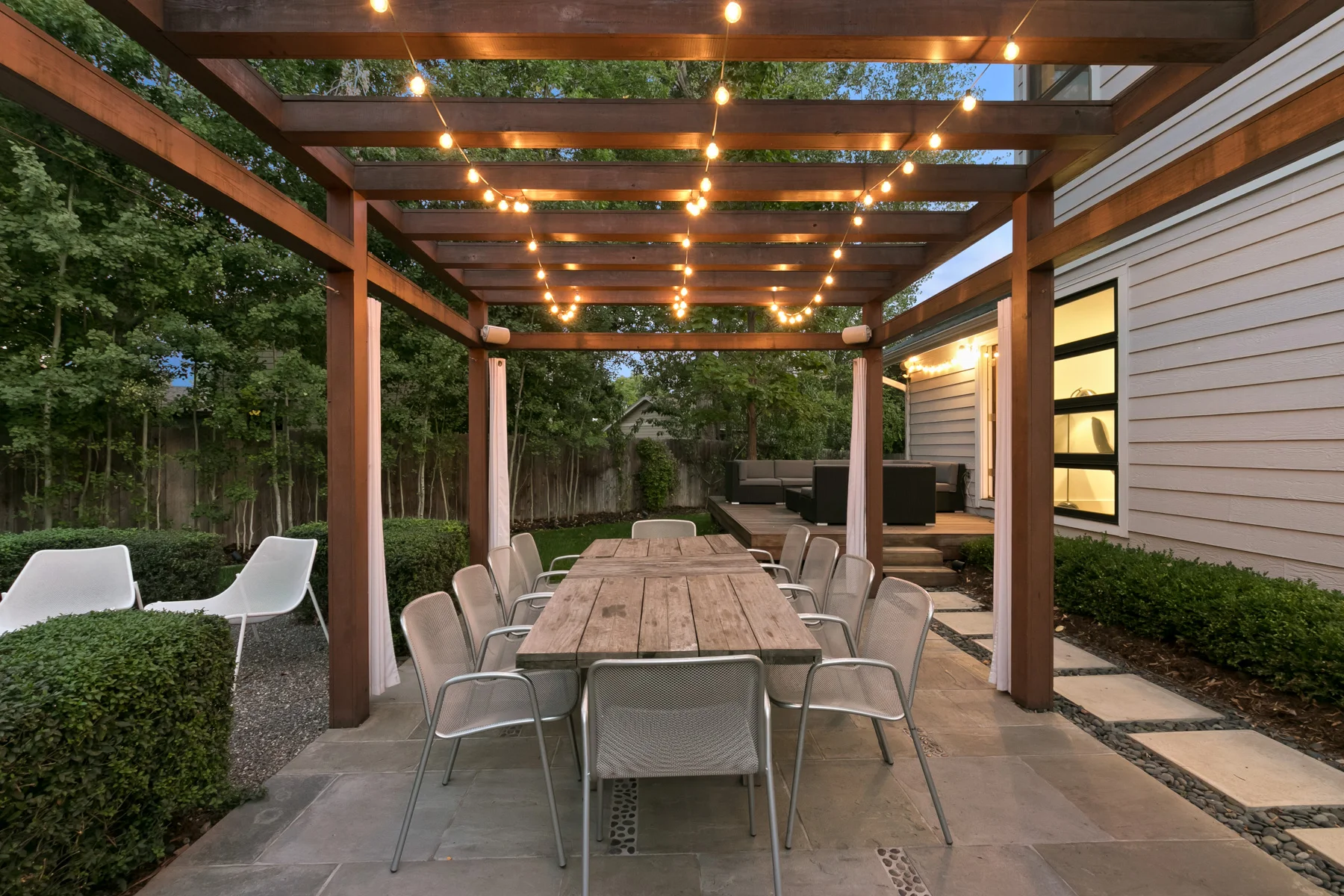 010-Twilight-Back-3978-Arbol-Ct-MLS.jpg