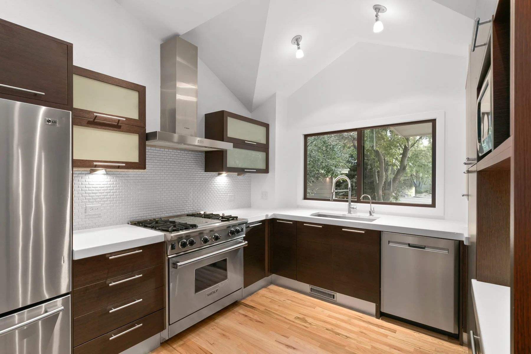 032-Main-Kitchen-3978-Arbol-Ct-MLS.jpg