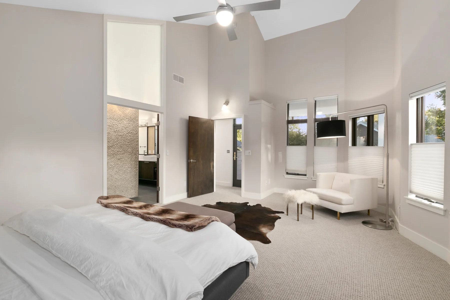 045-2nd-Floor-Master-3978-Arbol-Ct-MLS.jpg