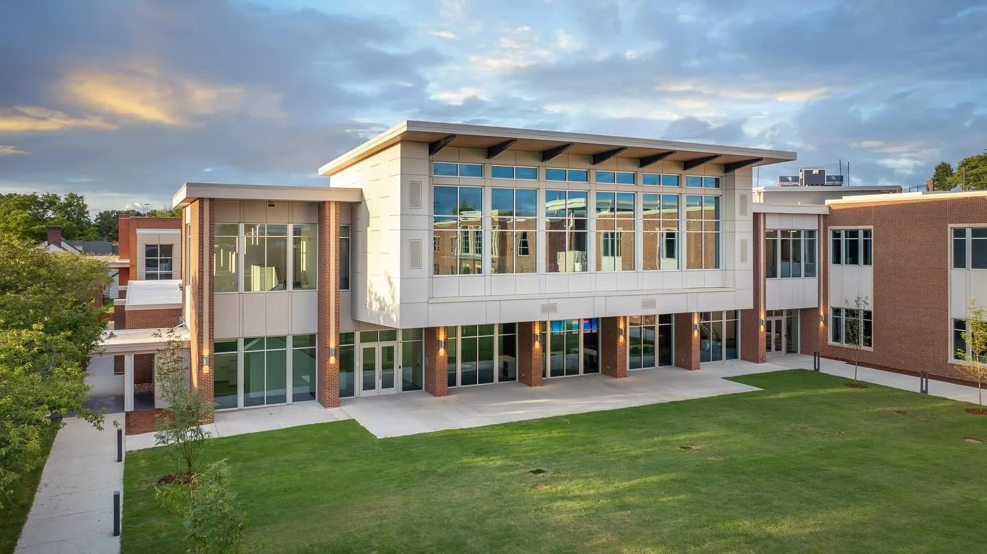 On August 10th, Anecdote joined Franklin Road Academy in celebrating the ribbon-cutting of the new two-story, 32,000 sq. ft. Upper School and the 38,000 sq. ft. Bracken Green, which together anchor the school&rsquo;s 62-acre campus. The design featur
