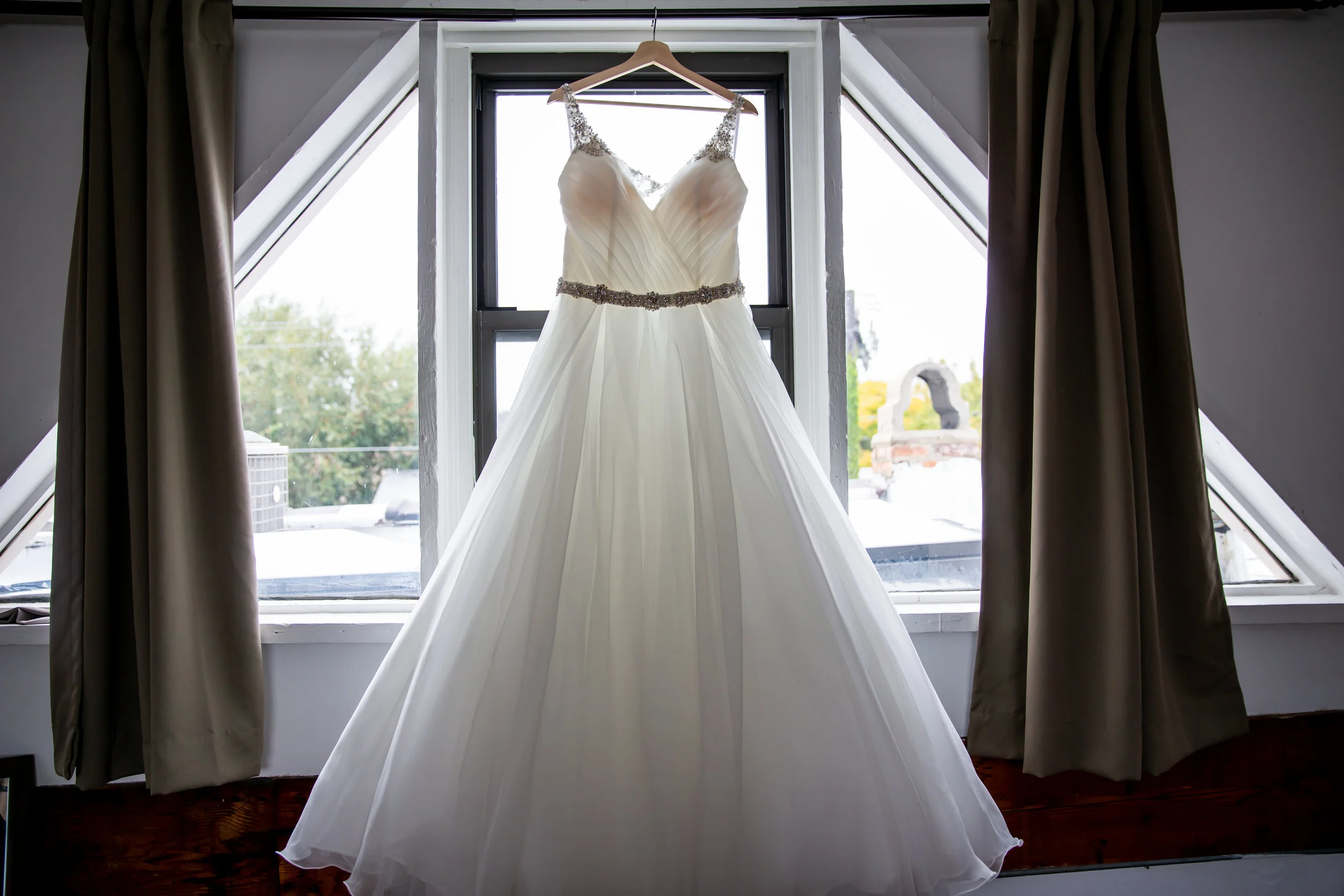 Georgia-and-Damien-Lacuna-Lofts-Chicago-Wedding-Sprung-Photo-7.jpg
