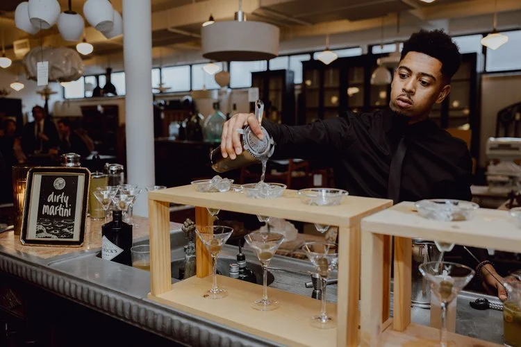 How to Elevate Your Wedding Food and Bar Menu