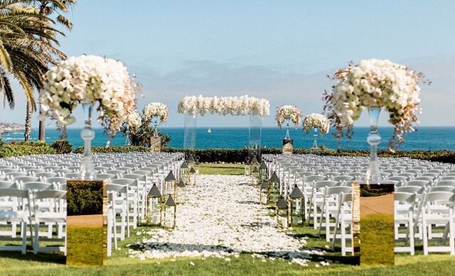 No matter how many beachside ceremonies we do, we can never get over this view ⁠😍⁠⠀
⁠⠀
#luxurywedding #instawedding #wedding #weddingday #wedday #weddingceremony #ceremonyideas #ceremonyflowers #ceremonyarch #ceremonyideas #ceremonydesign #aislememo