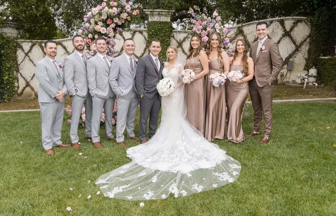 From friends to family! Celebrating moments with an amazing bridal party 🥂💖