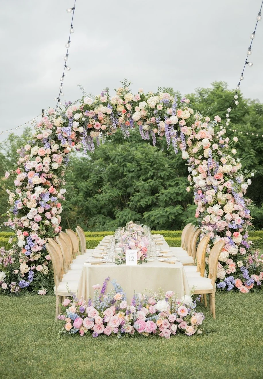 Framed by flowers 🌸🍽️