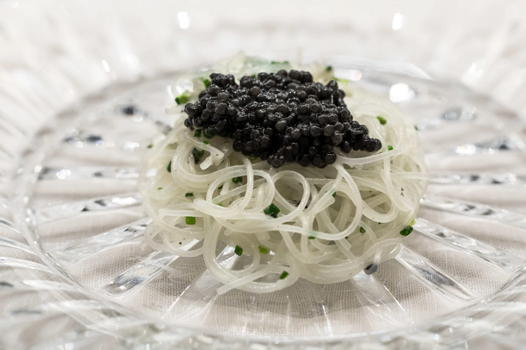 3. Cold vermicelli with Beluga caviar, white sesame oil (ベレーガキャビアの冷製ビーフン 太白胡麻和え)