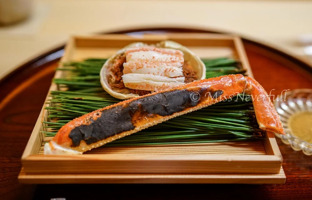 1. Taiza crab, crab ovaries, crab roes, and crab legs
