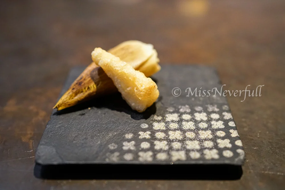Amuse bouche: Baby bamboo shoots tempura, Kinome salt