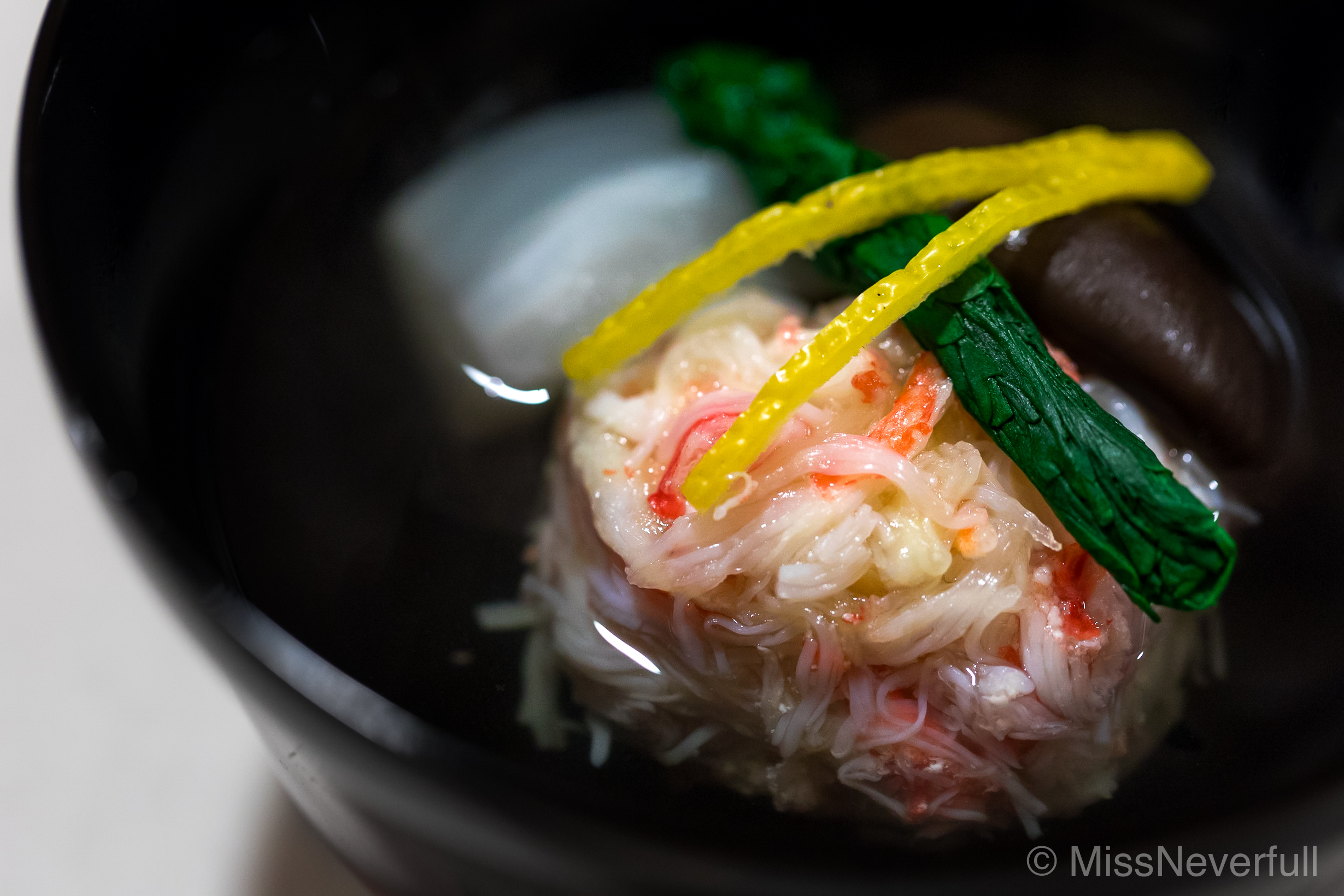4. Owan: Matsuba-gani and Hotate-gai soup
