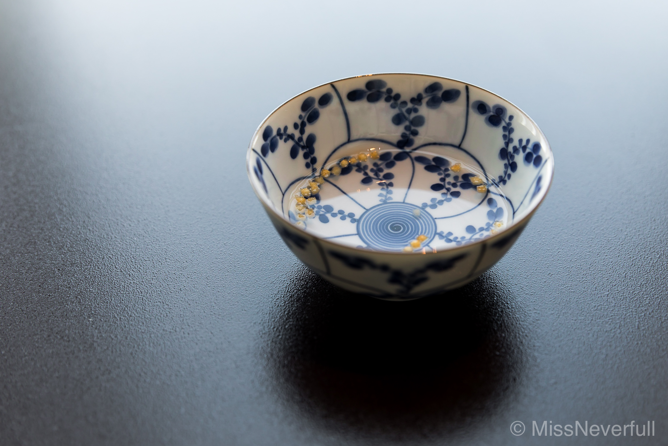 Welcome tea with toasted Chazuke puffs