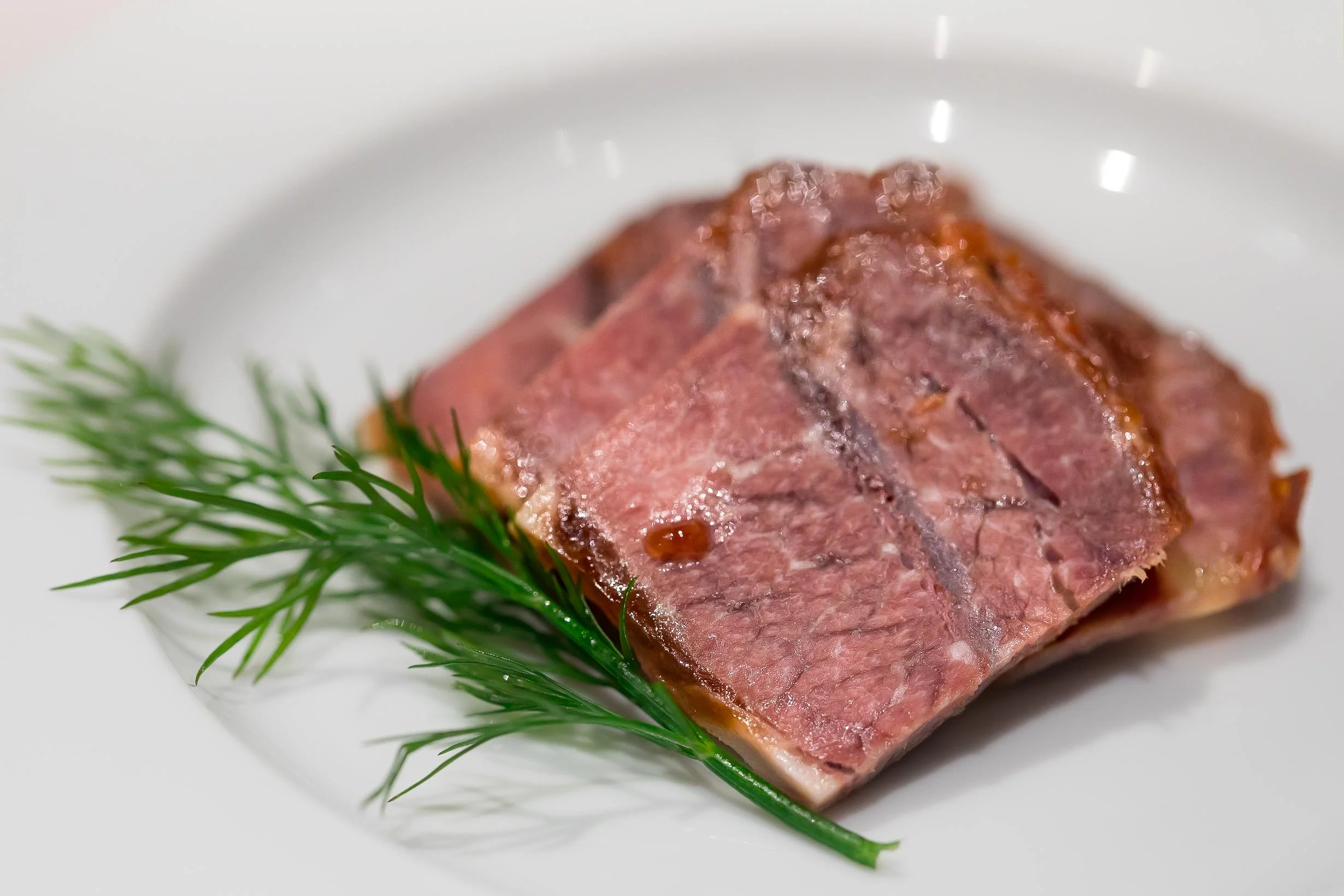 片片金錢牛 (JPY 1,050) Sliced marinated Japanese beef