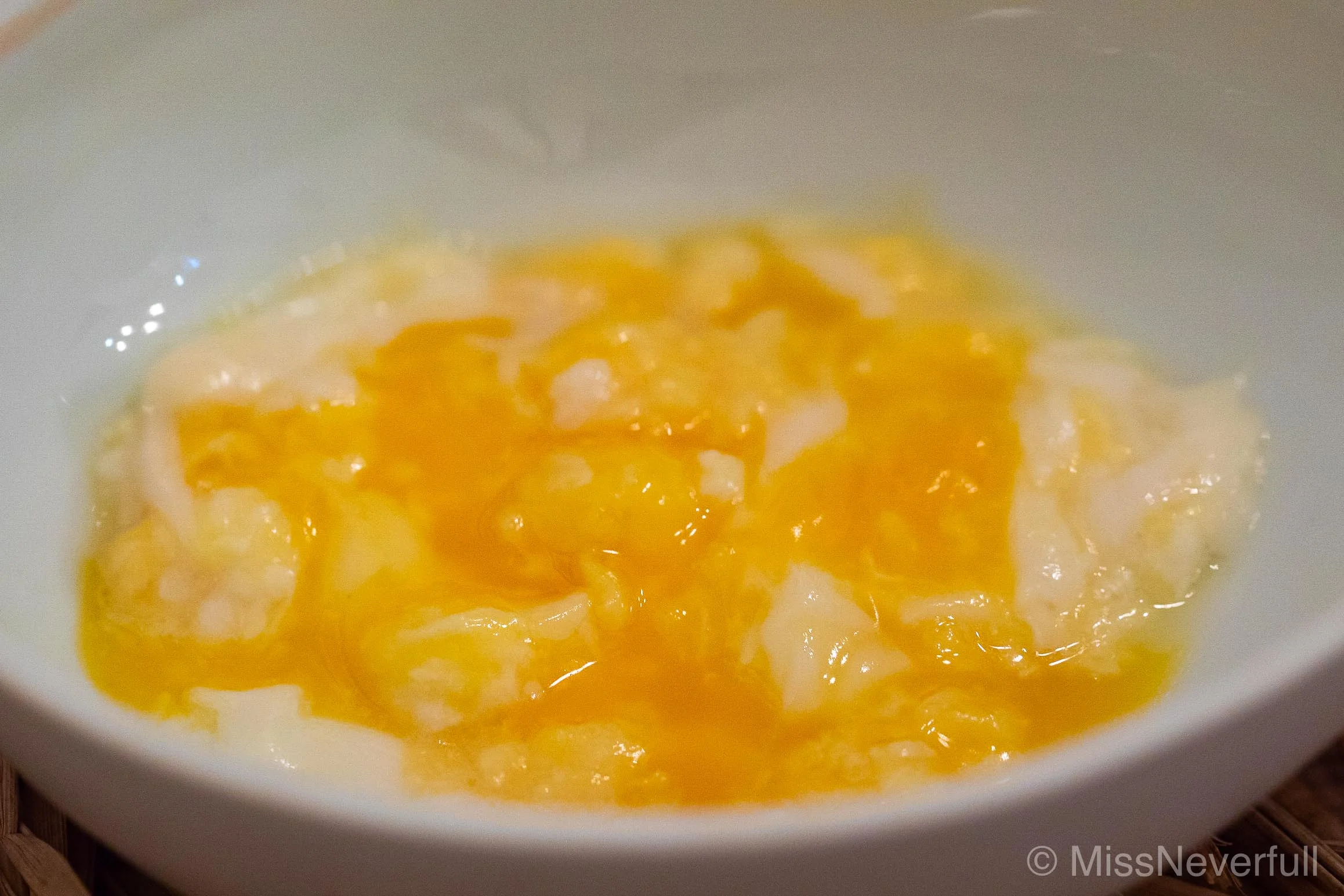 2. Scrambled Eggs with Black Truffle (Jikyuno Shinkaran Egg’四万十神果卵’ is used)