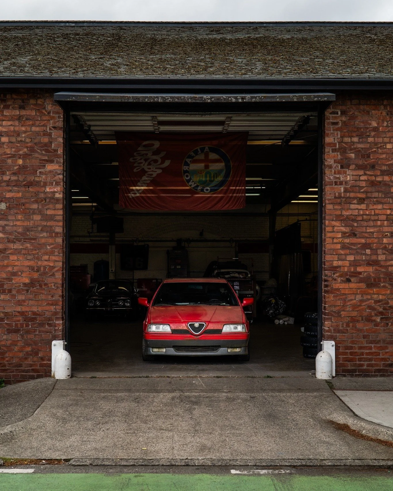 This classic 164 just pulled in for fresh paint and a full mechanical overhaul. Time to bring it back to its former glory. 
#italian #alfaclub #carrestorationshop #carrestoration #pnwalfas #alfaromeo #vintagecustoms #ItalianCars #tacomawashington #al