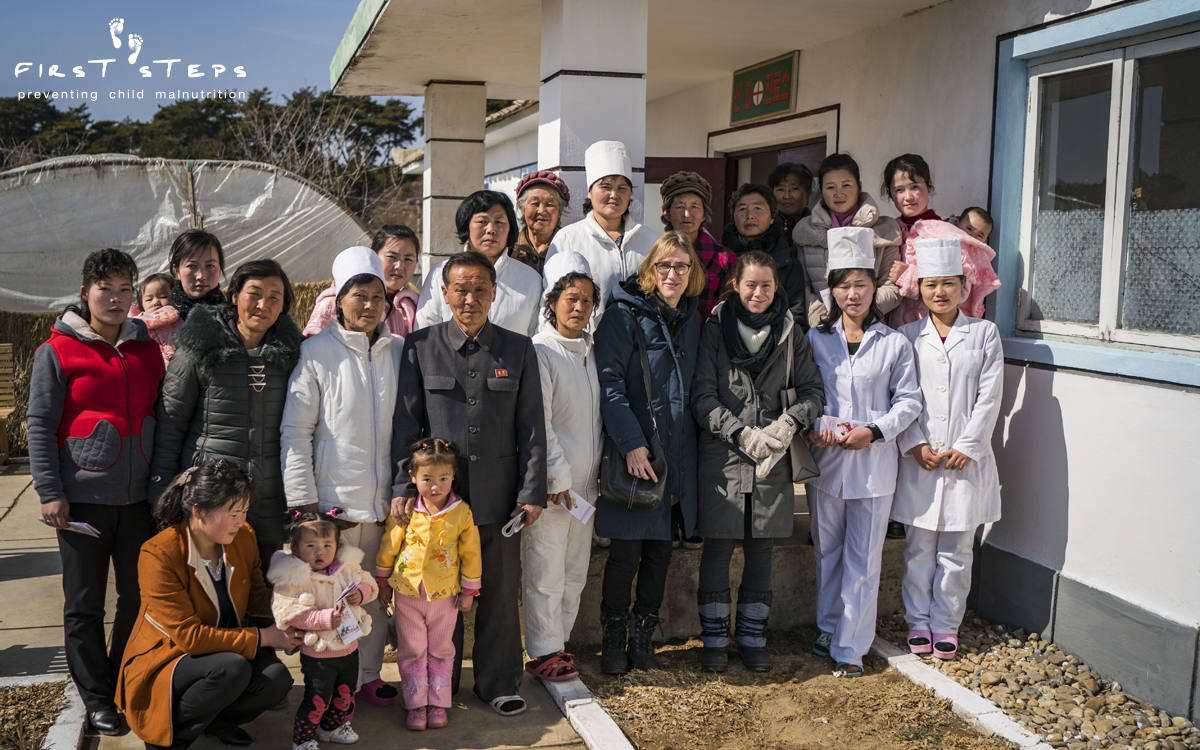 Doctors, mothers and children at the Shinmi clinic were excited to be receiving First Steps Sprinkles for the first time. One doctor said, “I don’t know how to express my thanks.”