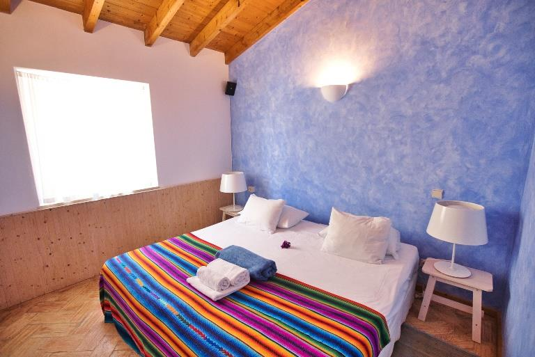 PORTUGAL: Single room with shared bathroom