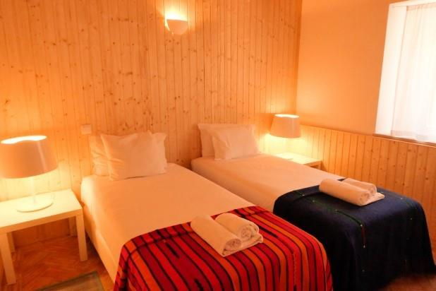 PORTUGAL: Shared room with shared bathroom