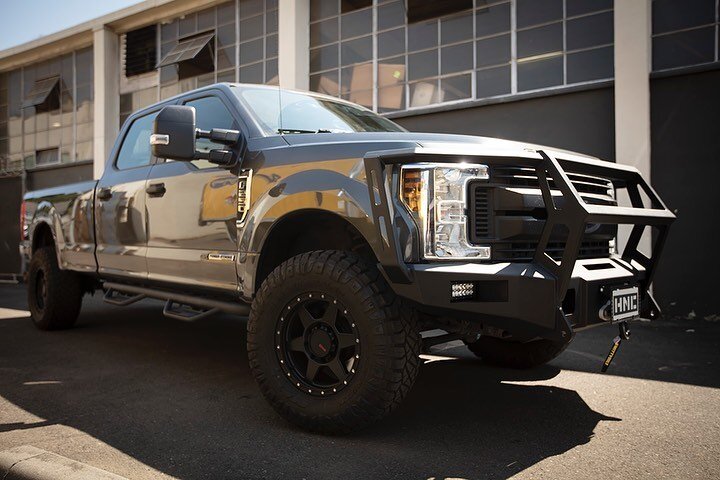 A pair of #ford #superduty rigs wrapped up this week with moose knuckles - always custom - 3rd Gen with our OG tube style guards - 4th Gen with our formed guards - ready for the weekend