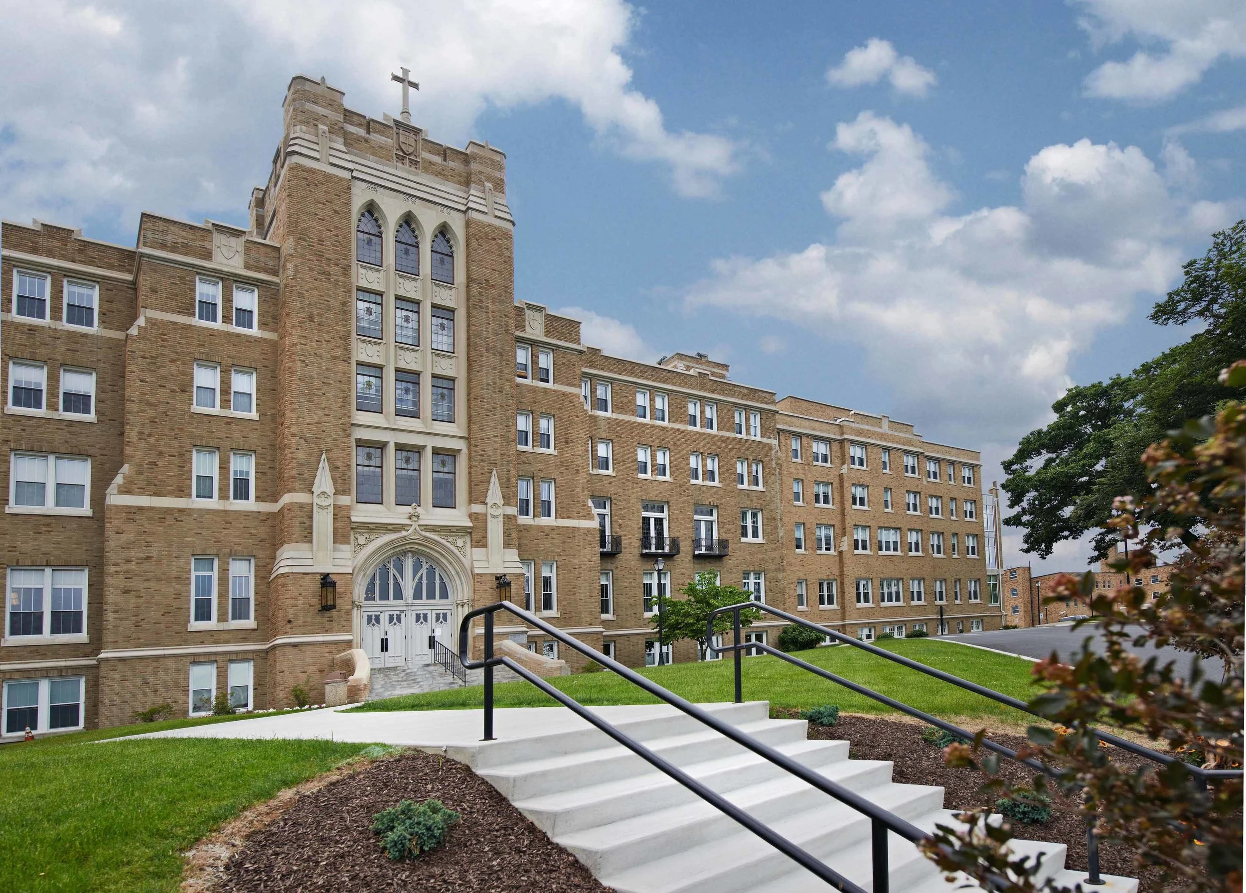 MtStMaryExt_blue_sky.jpg