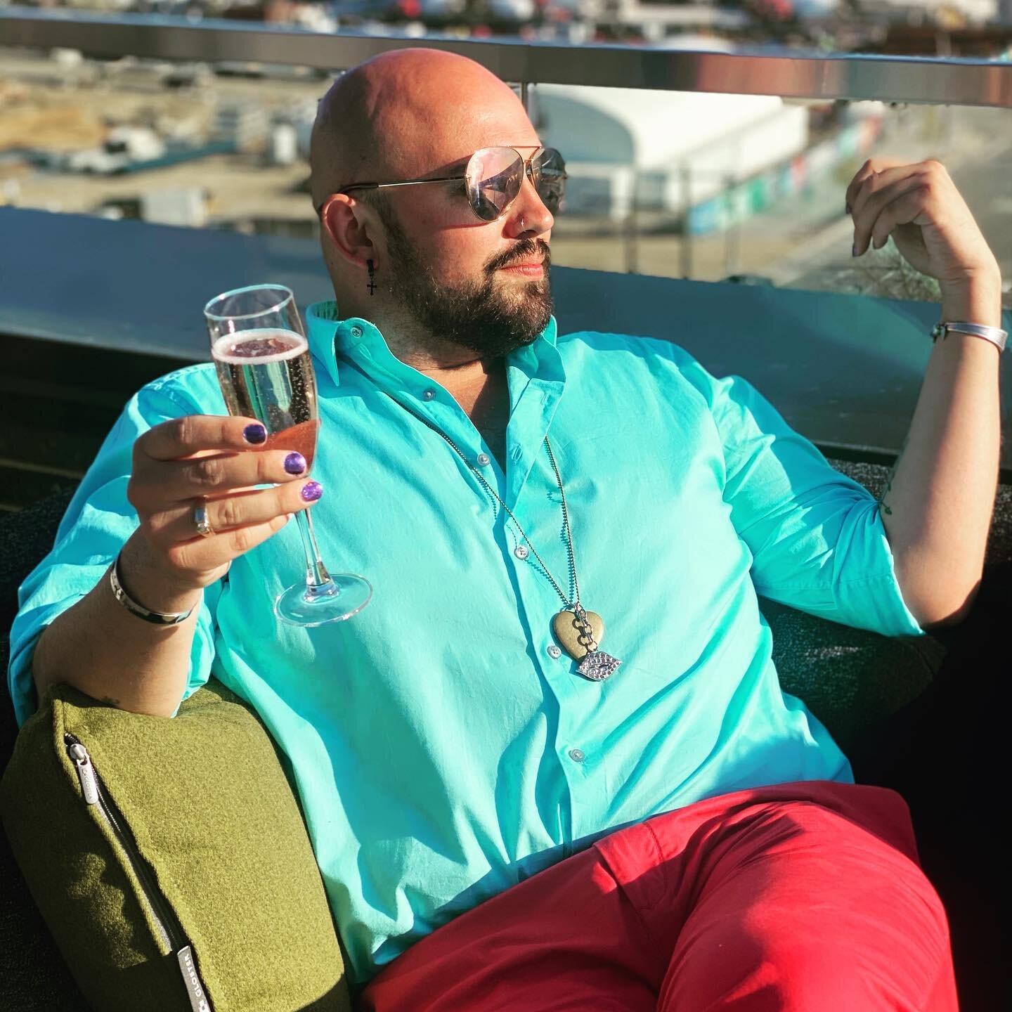 Spring is here! Find me on a rooftop near you. Rooftop photo shoots are now my new favorite thing.
.
.
I&rsquo;m sitting and posing in these pics thinking about how excited I am for NEW MUSIC to hit your ears on 4/20! 
.
.
.
Dress in bright colors. P