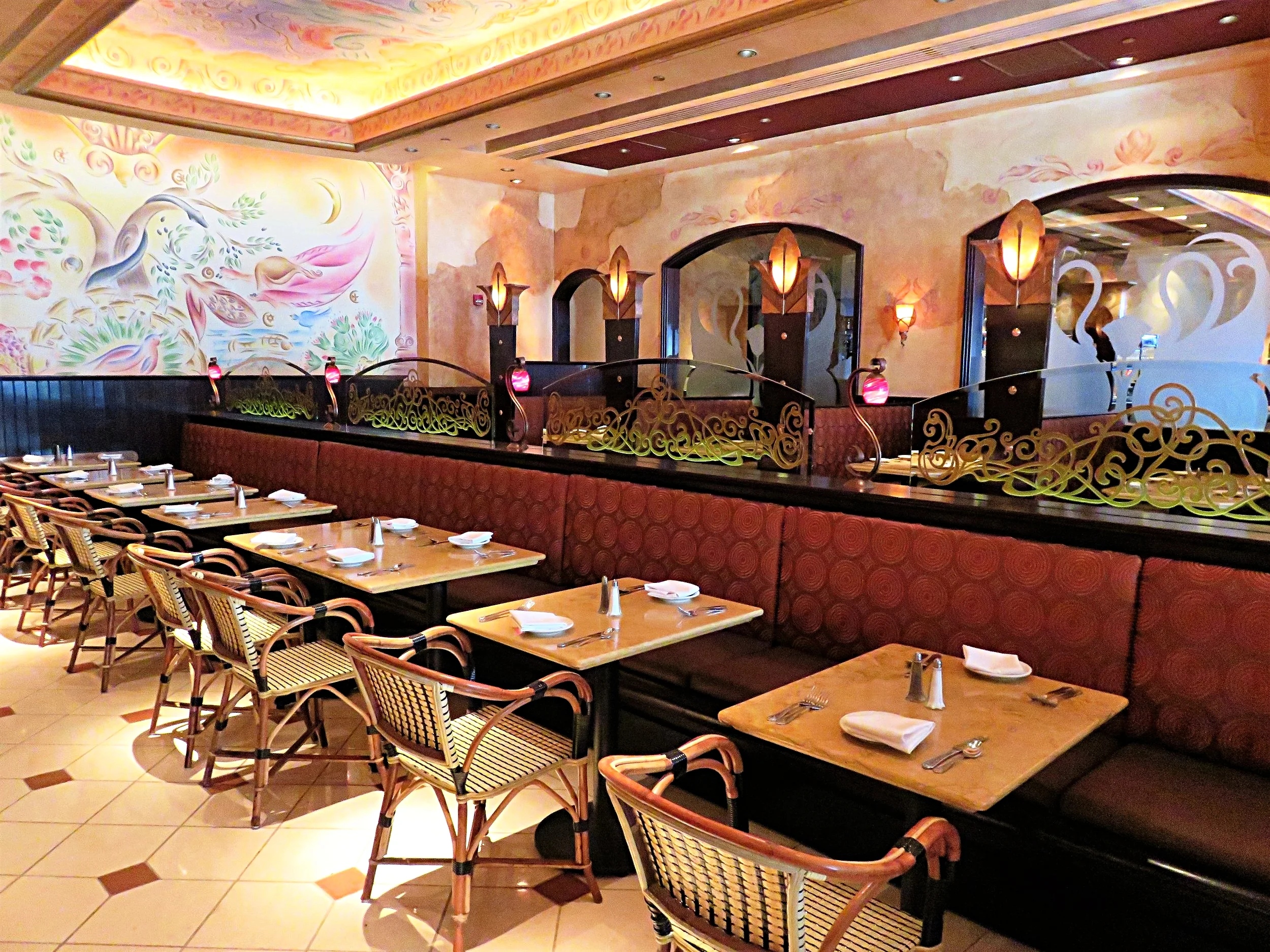 Cheesecake Factory Keystone at The Crossing