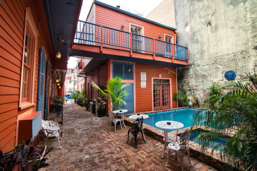 4-The+Frenchmen_Courtyard+&+Alley.png