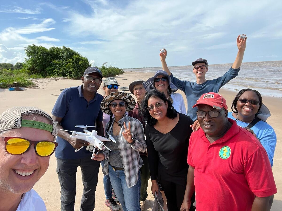 People + Nature! This week in Guyana a group of local government, @conservationorg and @deltares colleagues visited sites along the vulnerable coast - collecting insights and developing green-gray coastal defense strategies.  Being with these amazing