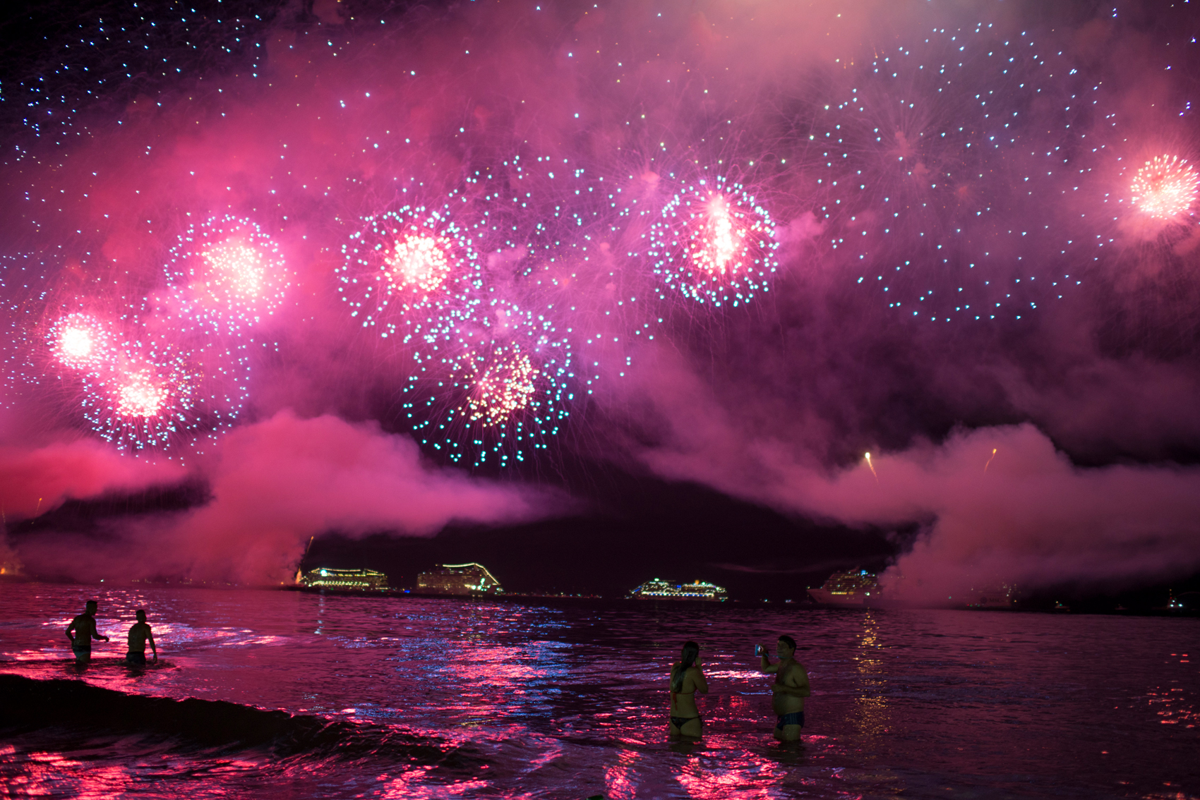 LUCAS_LANDAU_REUTERS_REVEILLON_11.jpg