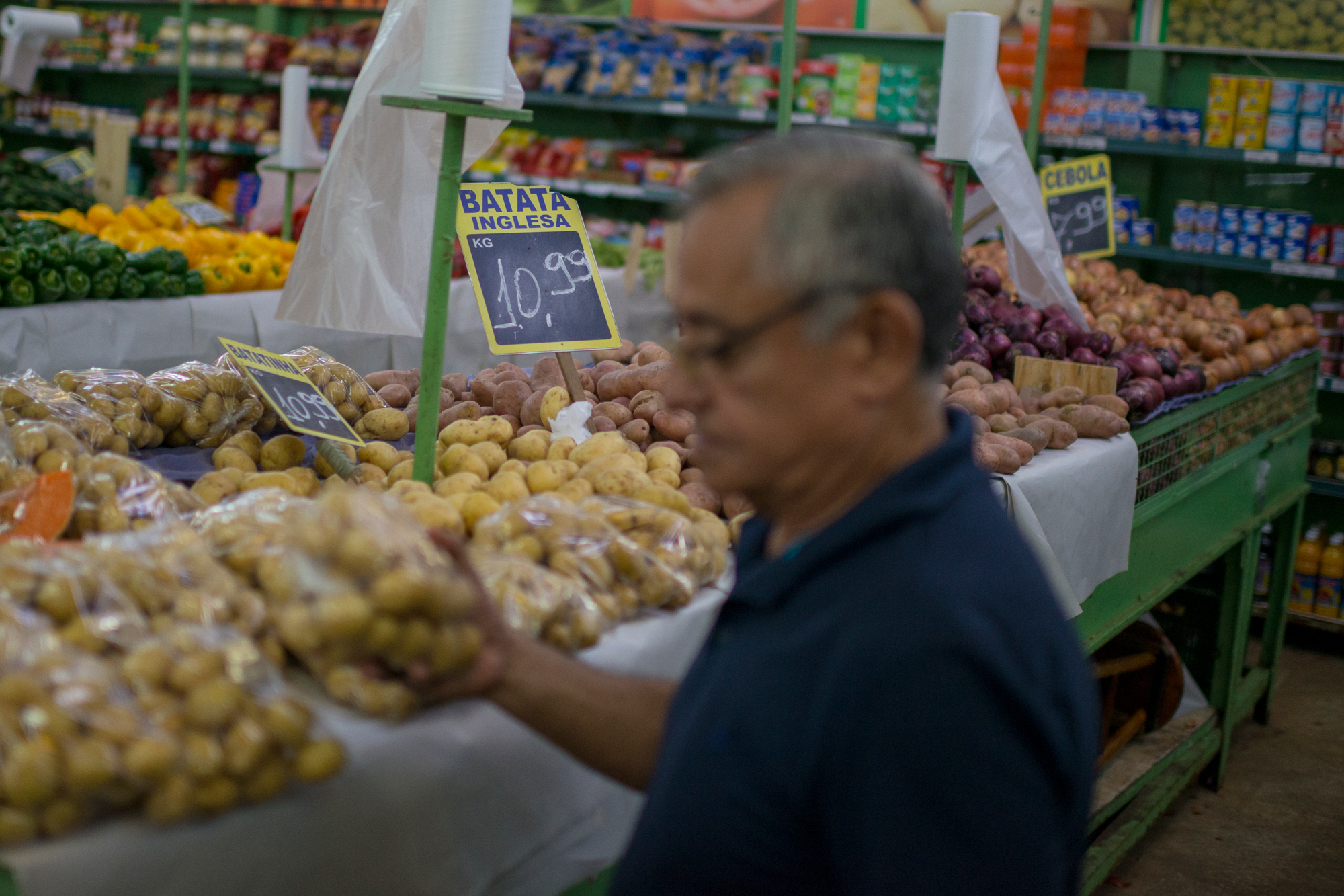 LANDAU_FOLHA_MERCADOS_RJ_09.jpg